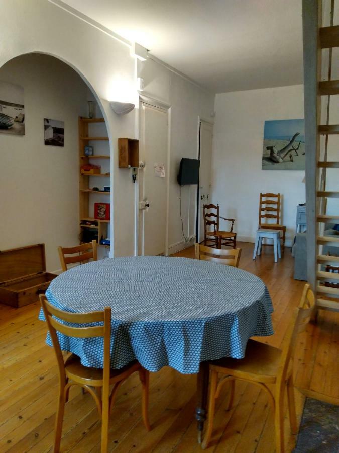 Appartement au calme Centre Ville à 2 pas du vieux marché La Rochelle  Extérieur photo