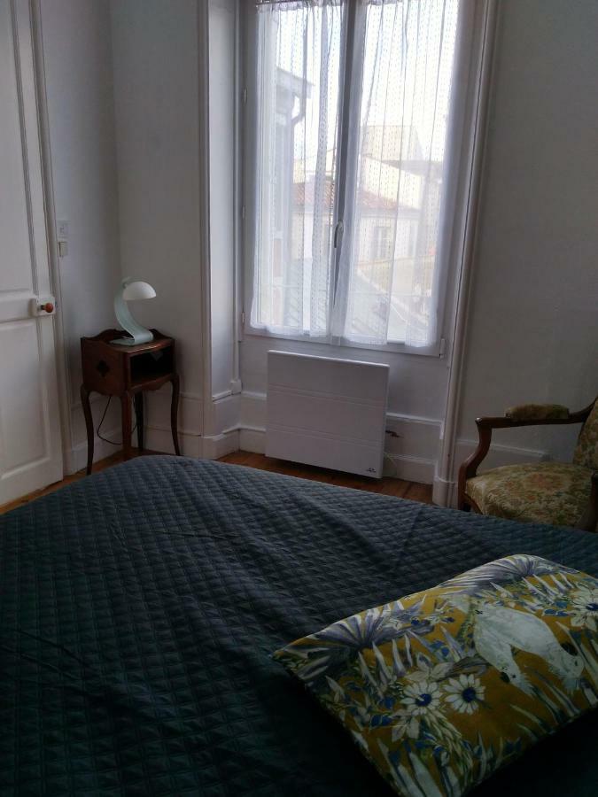 Appartement au calme Centre Ville à 2 pas du vieux marché La Rochelle  Extérieur photo